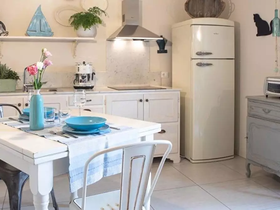 Immagine 2 di Appartamento in affitto  a Carrara