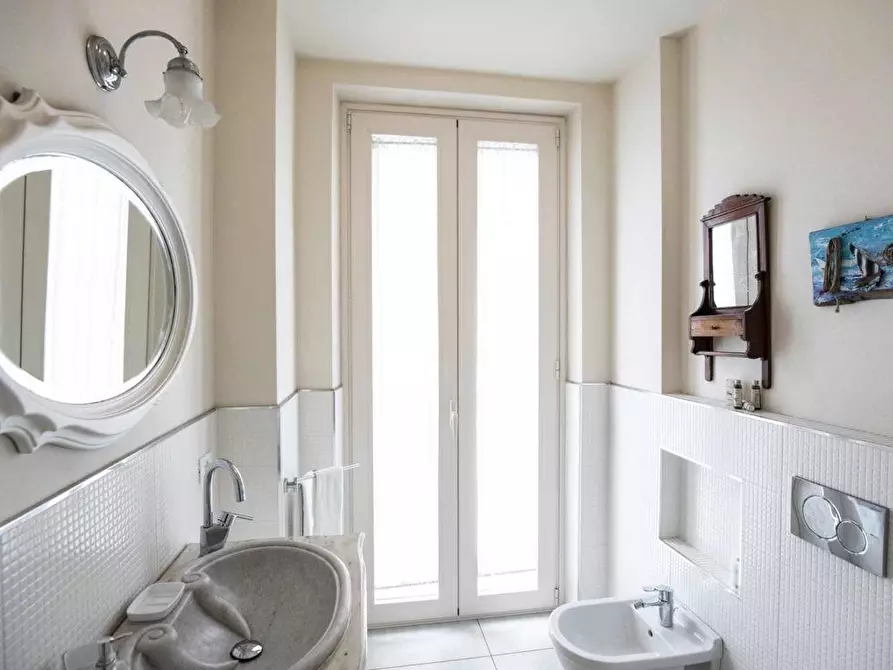 Immagine 4 di Appartamento in affitto  a Carrara