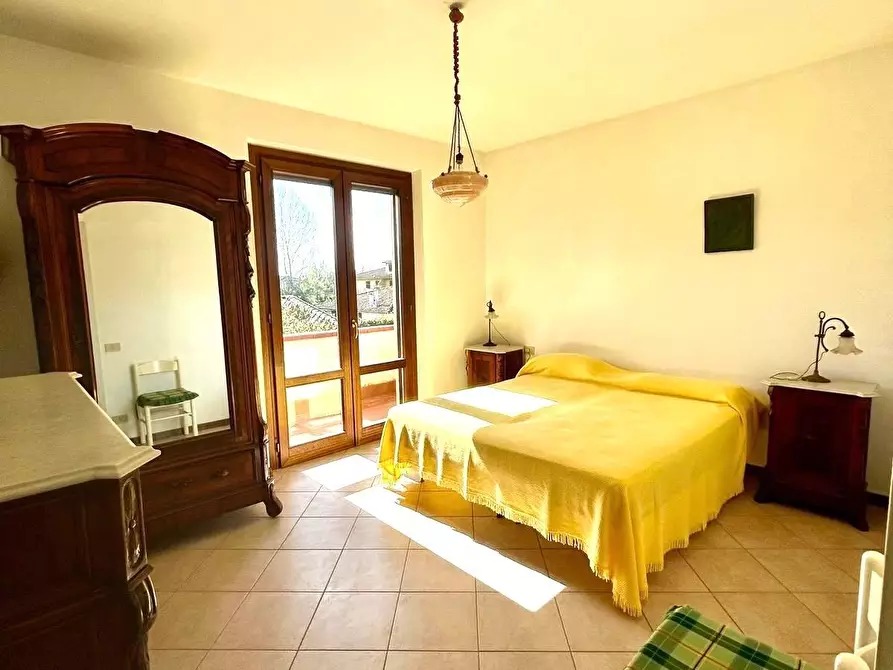 Immagine 10 di Casa bifamiliare in vendita  a Montignoso