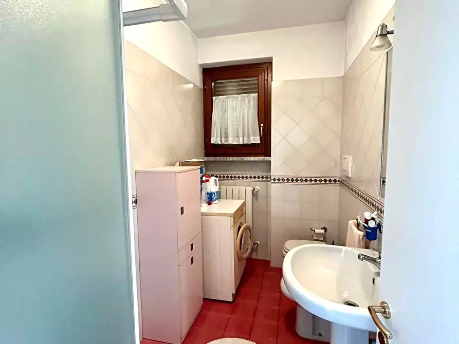 Immagine 8 di Casa bifamiliare in vendita  a Montignoso