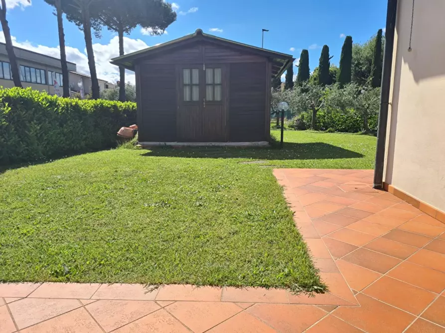 Immagine 26 di Villa in vendita  a Porcari