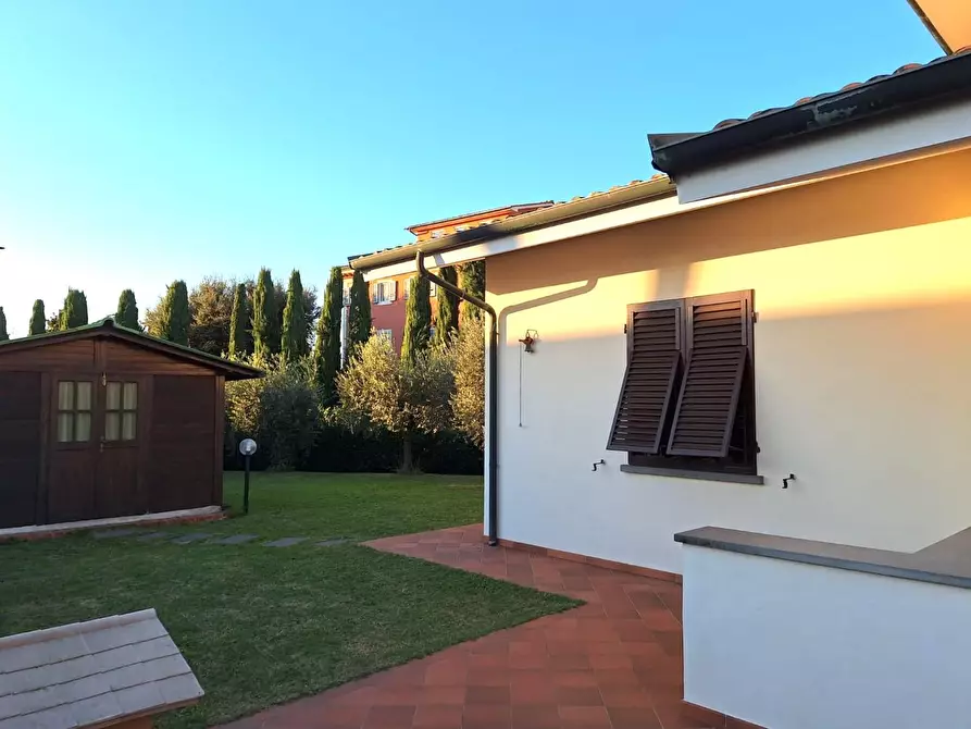 Immagine 7 di Villa in vendita  a Porcari