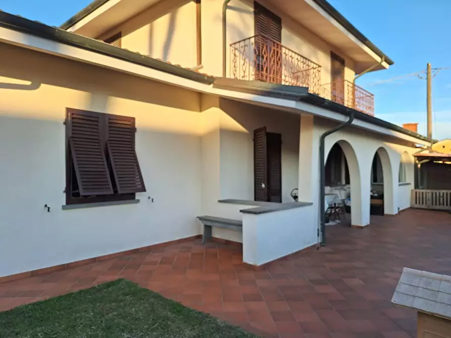 Immagine 23 di Villa in vendita  a Porcari