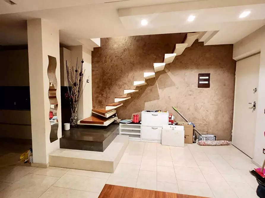 Immagine 3 di Appartamento in vendita  a Massa