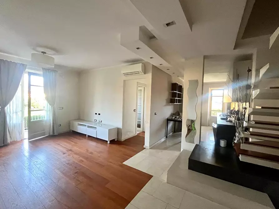 Immagine 2 di Appartamento in vendita  a Massa