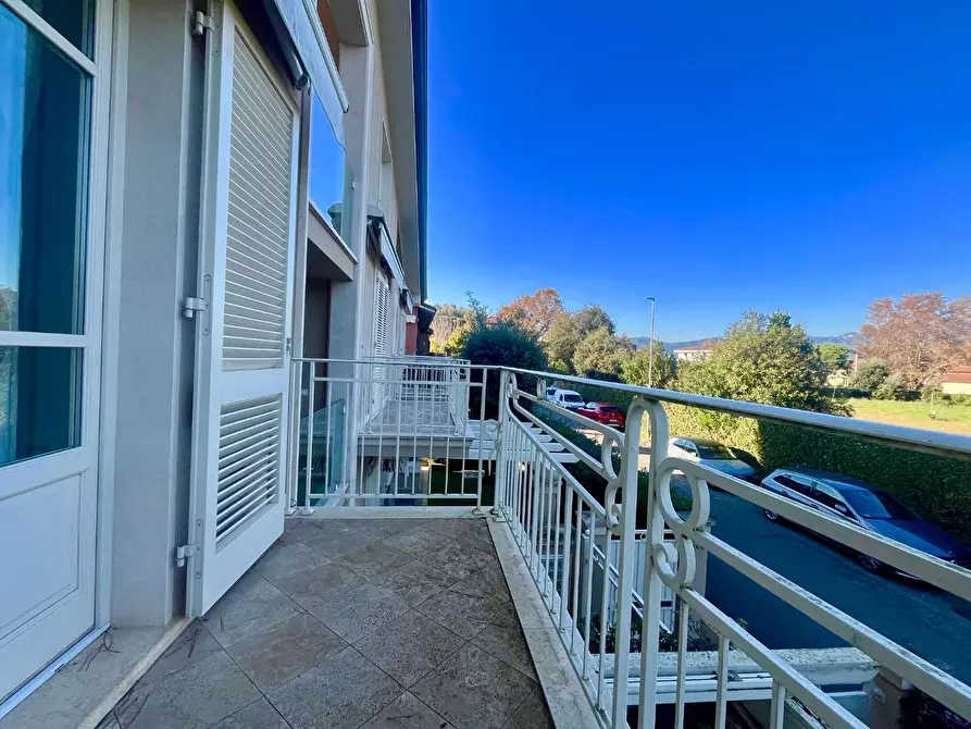 Immagine 8 di Appartamento in vendita  a Massa