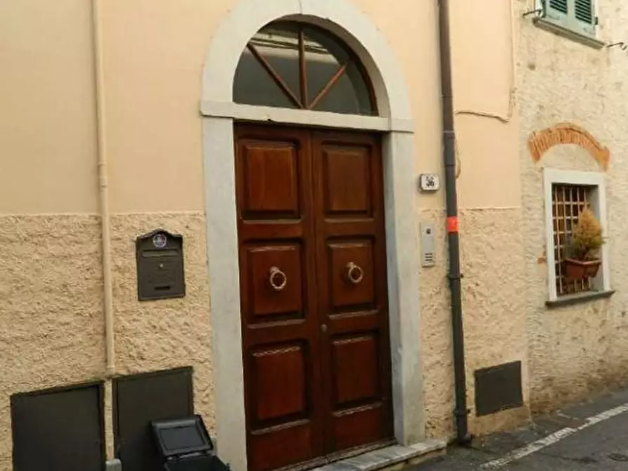 Immagine 2 di Appartamento in vendita  a Seravezza