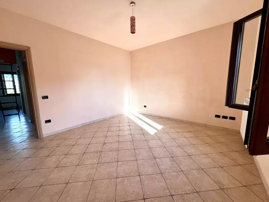 Immagine 22 di Villetta a schiera in vendita  a Cascina