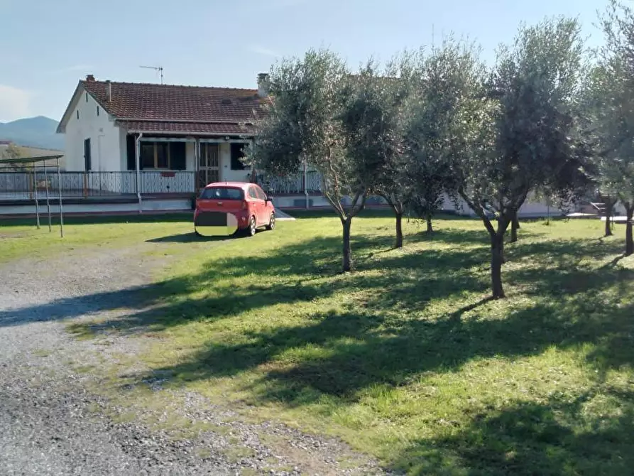 Immagine 2 di Porzione di casa in vendita  a Rosignano Marittimo