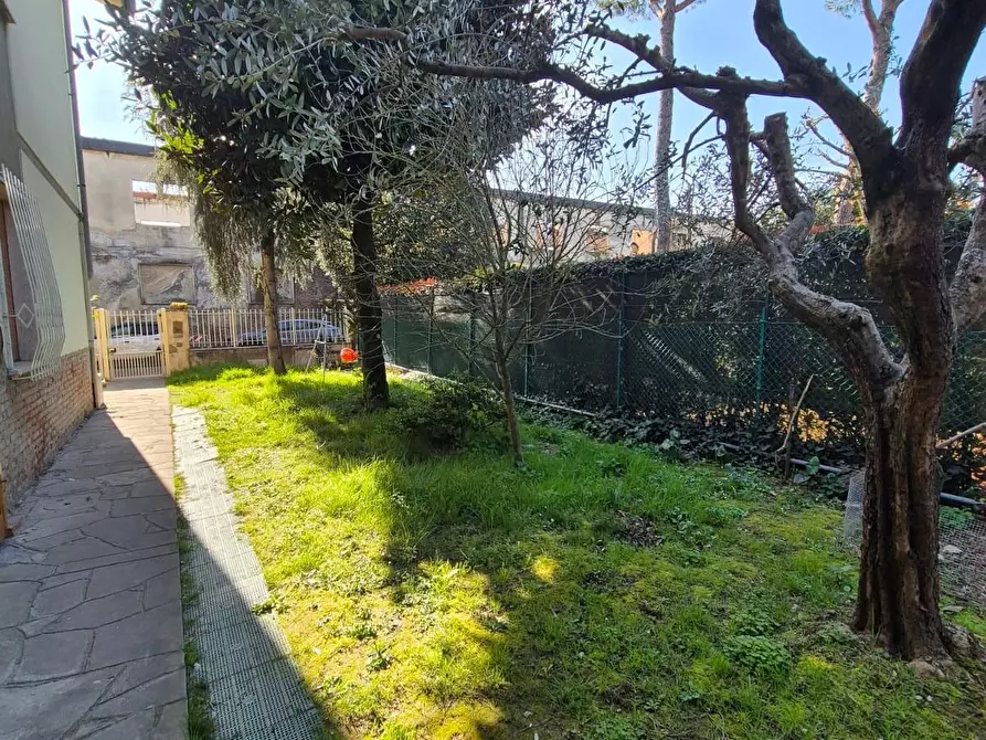 Immagine 19 di Appartamento in vendita  a Santa Croce Sull'arno