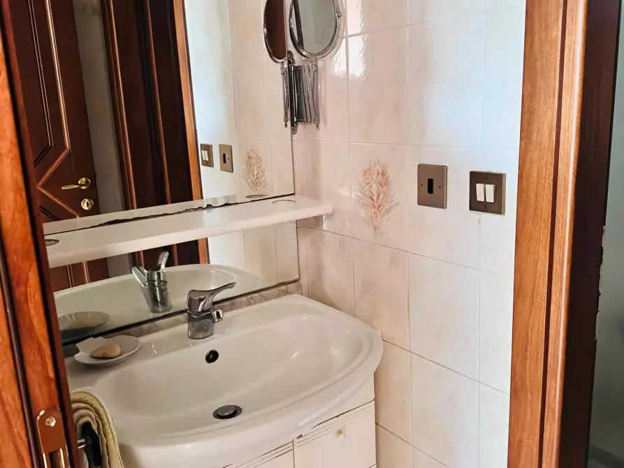 Immagine 10 di Appartamento in vendita  a Pisa