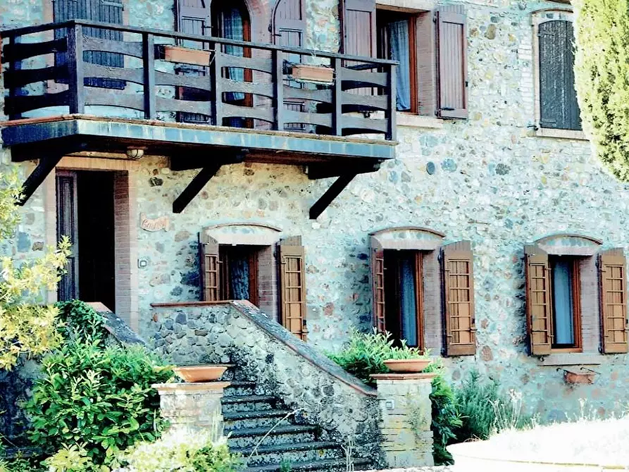 Immagine 13 di Casa colonica in vendita  a Monticiano