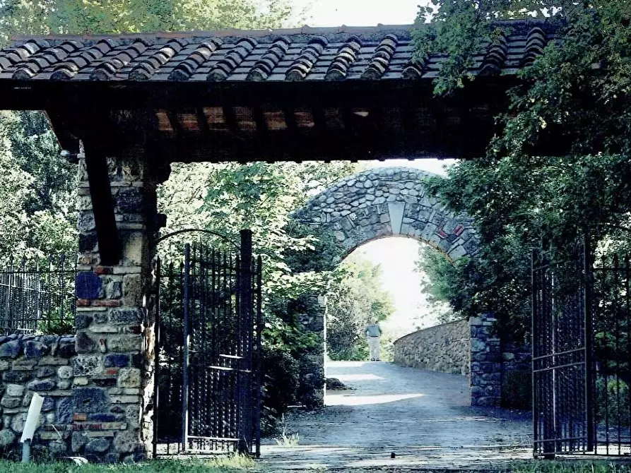 Immagine 21 di Casa colonica in vendita  a Monticiano