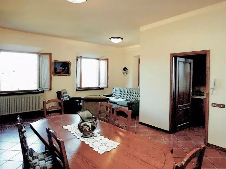 Immagine 4 di Casa colonica in vendita  a Monticiano