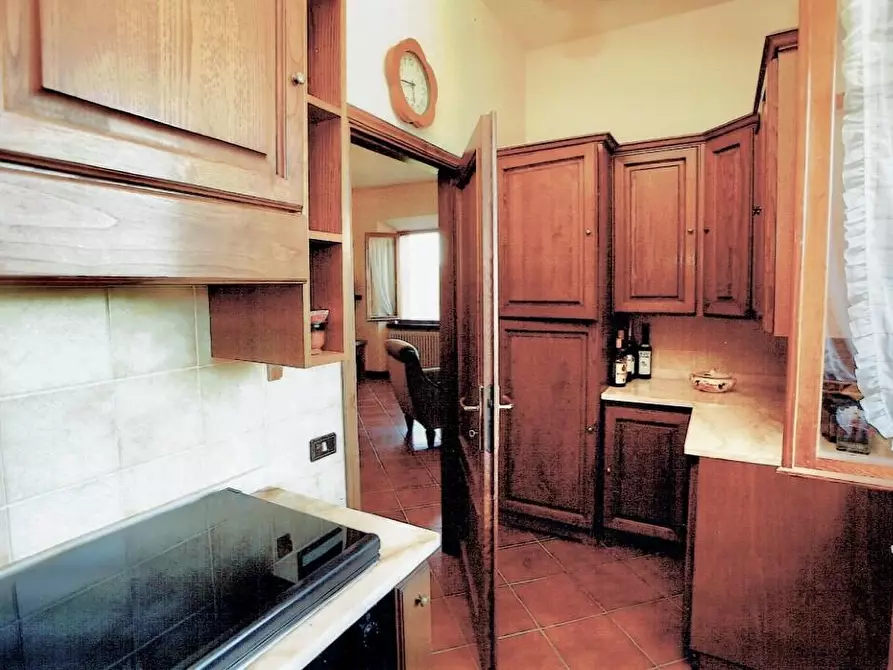 Immagine 5 di Casa colonica in vendita  a Monticiano