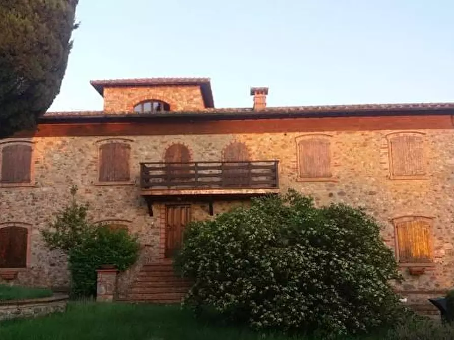 Immagine 27 di Casa colonica in vendita  a Monticiano