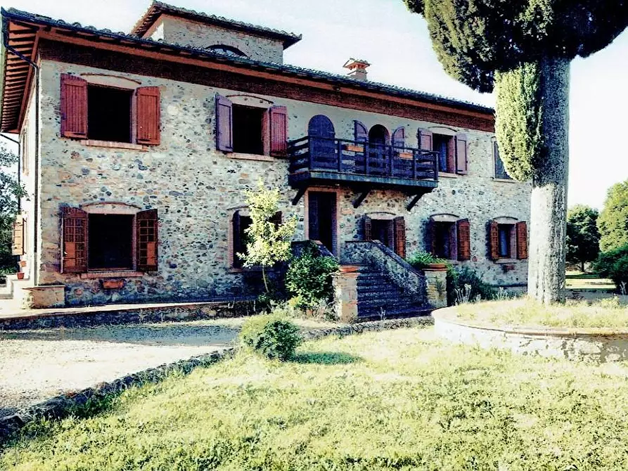 Immagine 2 di Casa colonica in vendita  a Monticiano