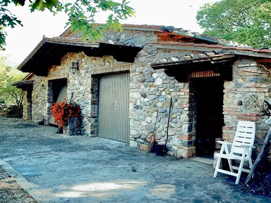 Immagine 22 di Casa colonica in vendita  a Monticiano