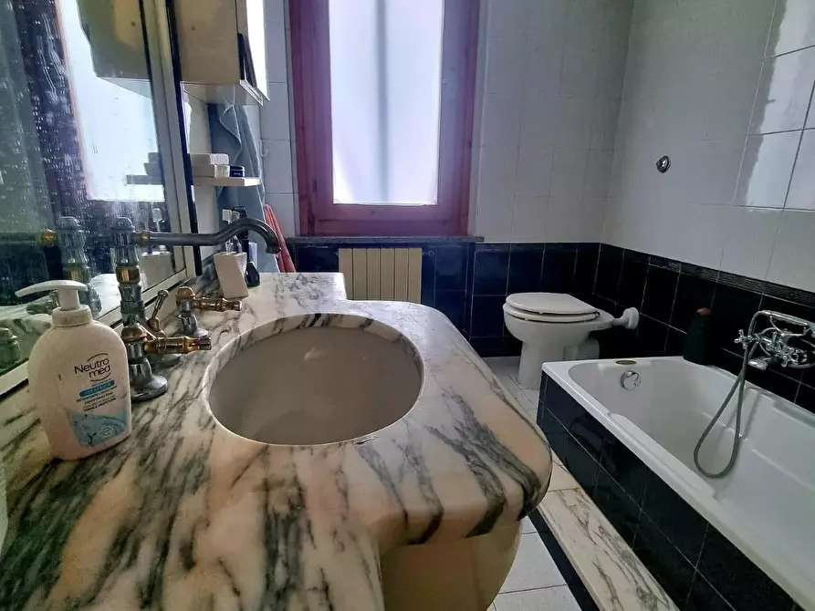 Immagine 18 di Appartamento in vendita  a San Giuliano Terme