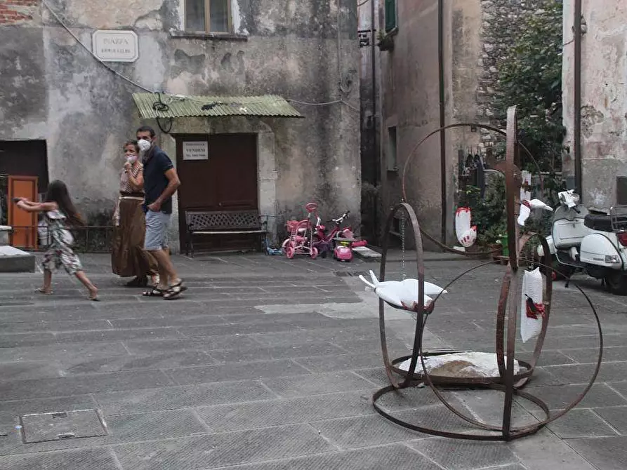 Immagine 14 di Appartamento in vendita  a Carrara