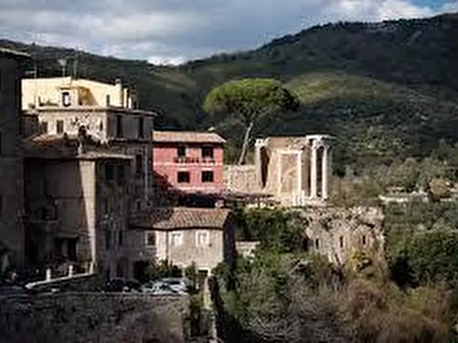 Immagine 16 di Appartamento in vendita  a Carrara