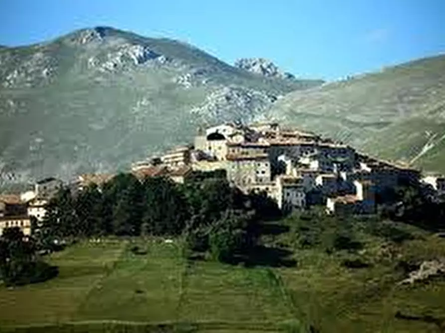 Immagine 15 di Appartamento in vendita  a Carrara