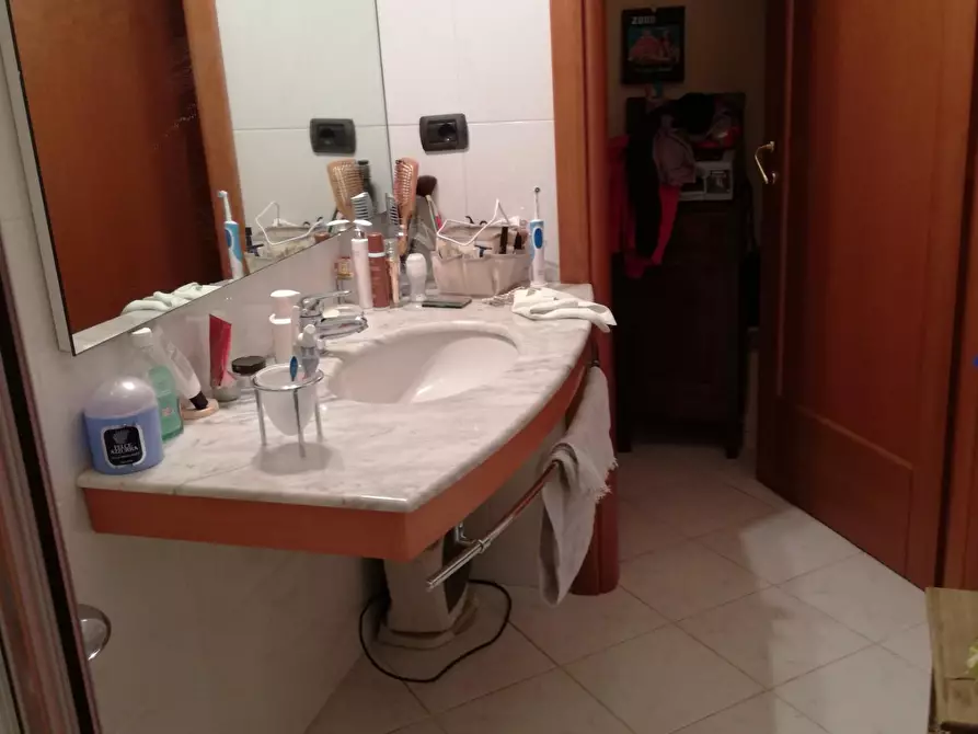 Immagine 12 di Appartamento in vendita  a Carrara