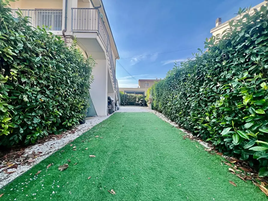 Immagine 25 di Appartamento in vendita  a Cascina