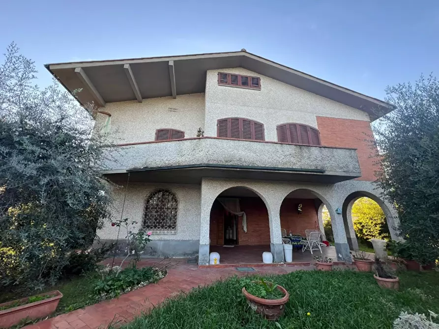 Immagine 1 di Villa in vendita  a Santa Croce Sull'arno