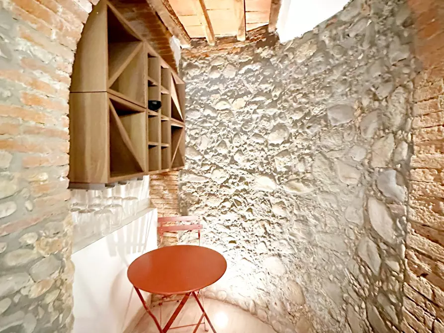 Immagine 41 di Casa colonica in vendita  a Montecarlo