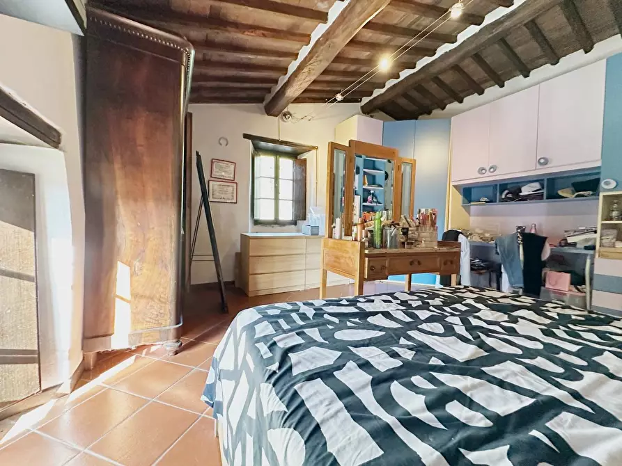 Immagine 27 di Casa colonica in vendita  a Montecarlo