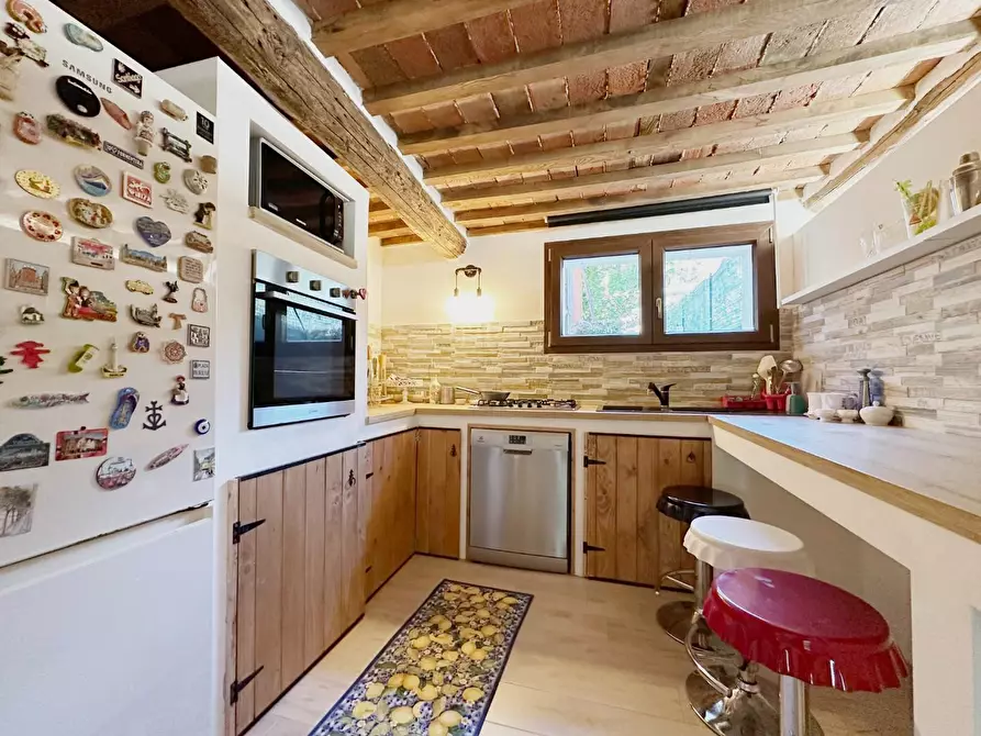 Immagine 38 di Casa colonica in vendita  a Montecarlo