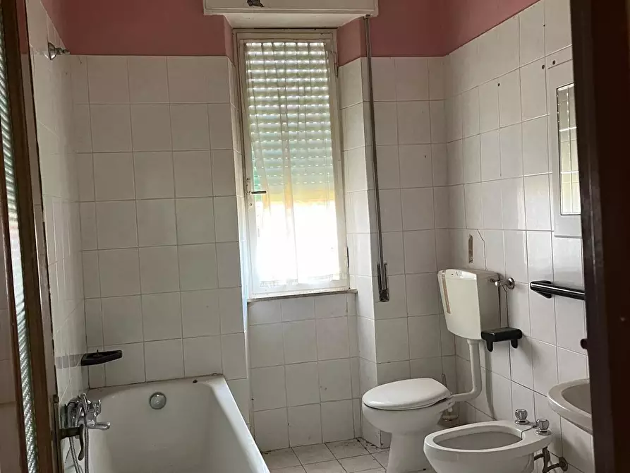 Immagine 12 di Casa indipendente in vendita  a Sarzana