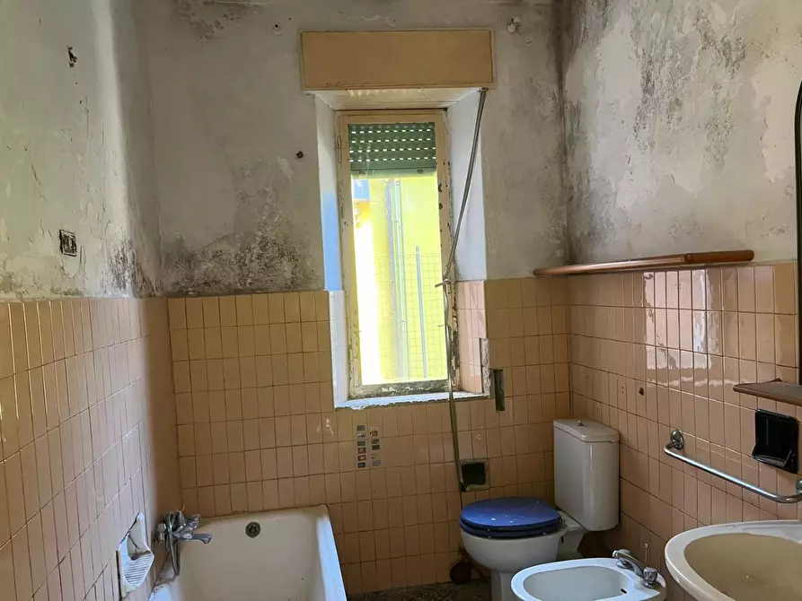 Immagine 11 di Casa indipendente in vendita  a Sarzana