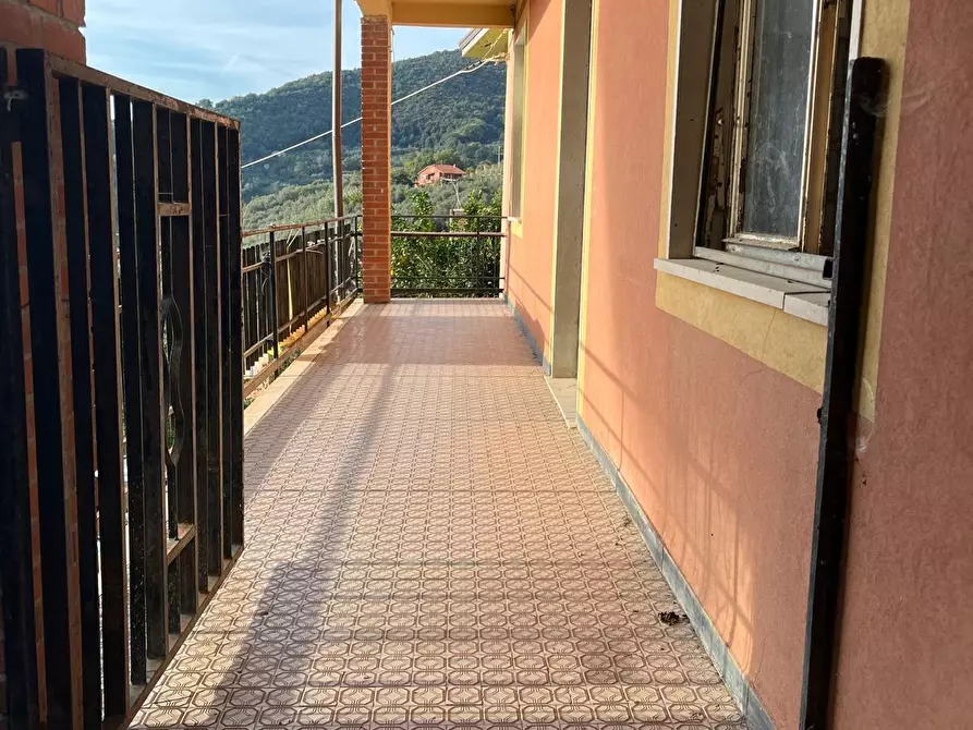 Immagine 1 di Casa indipendente in vendita  a Sarzana