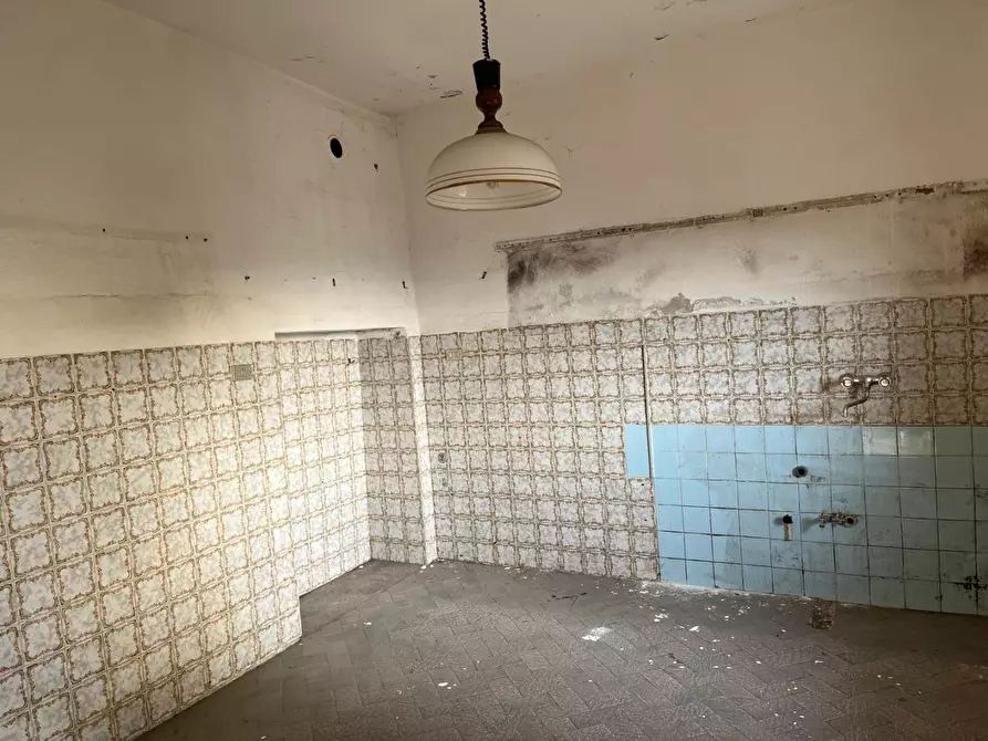 Immagine 4 di Casa indipendente in vendita  a Sarzana