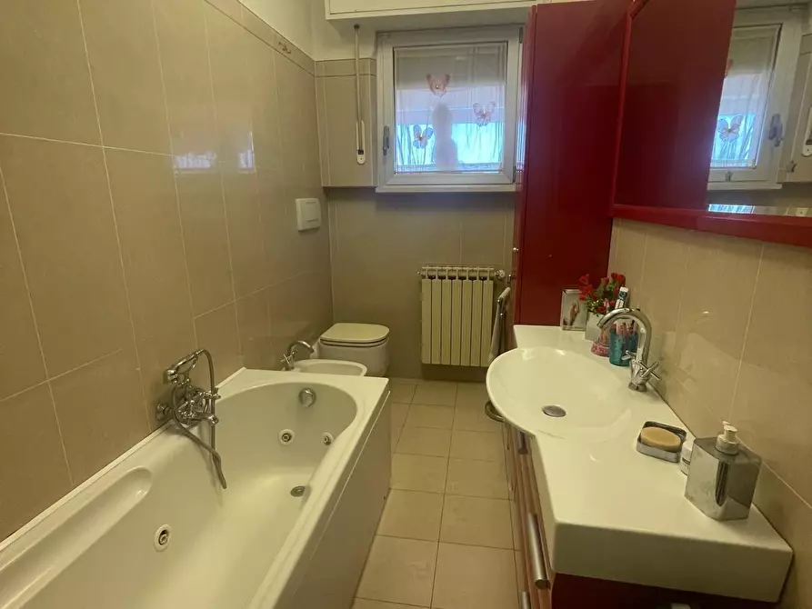 Immagine 18 di Mansarda in vendita  a Carrara