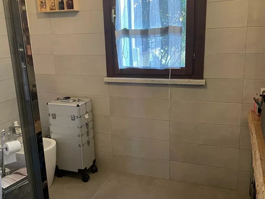 Immagine 8 di Villetta a schiera in vendita  a Carrara