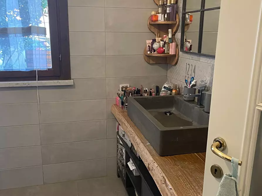 Immagine 5 di Villetta a schiera in vendita  a Carrara