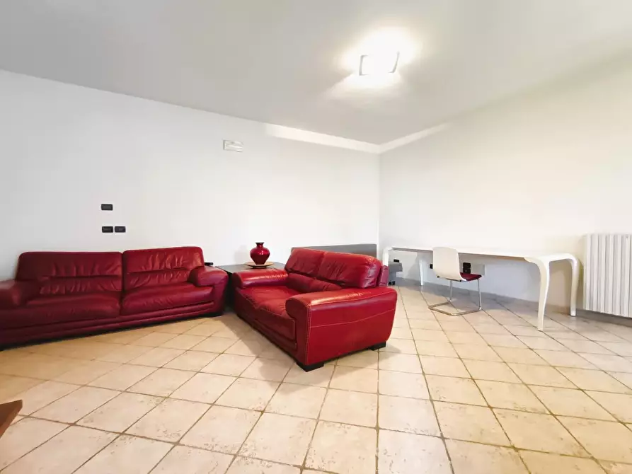 Immagine 10 di Casa bifamiliare in vendita  a Cascina