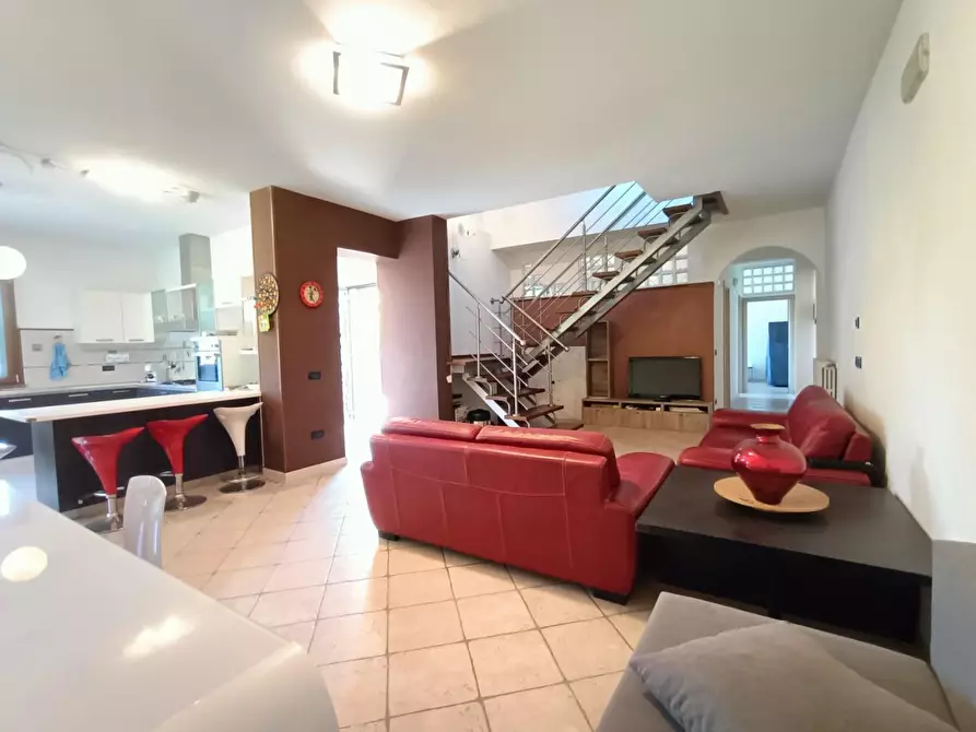 Immagine 6 di Casa bifamiliare in vendita  a Cascina