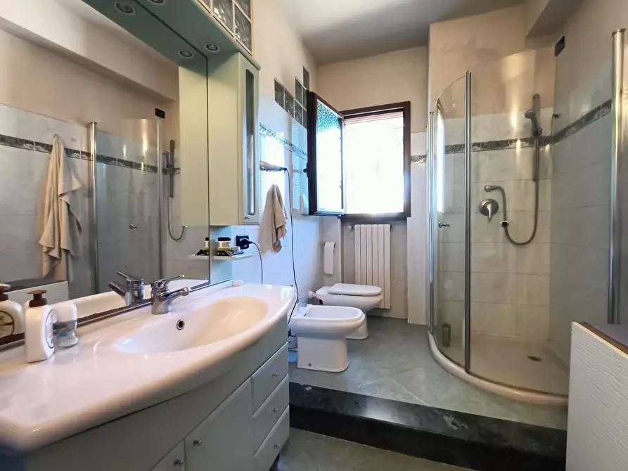 Immagine 20 di Casa bifamiliare in vendita  a Cascina