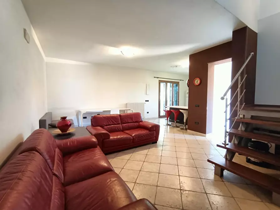 Immagine 19 di Casa bifamiliare in vendita  a Cascina