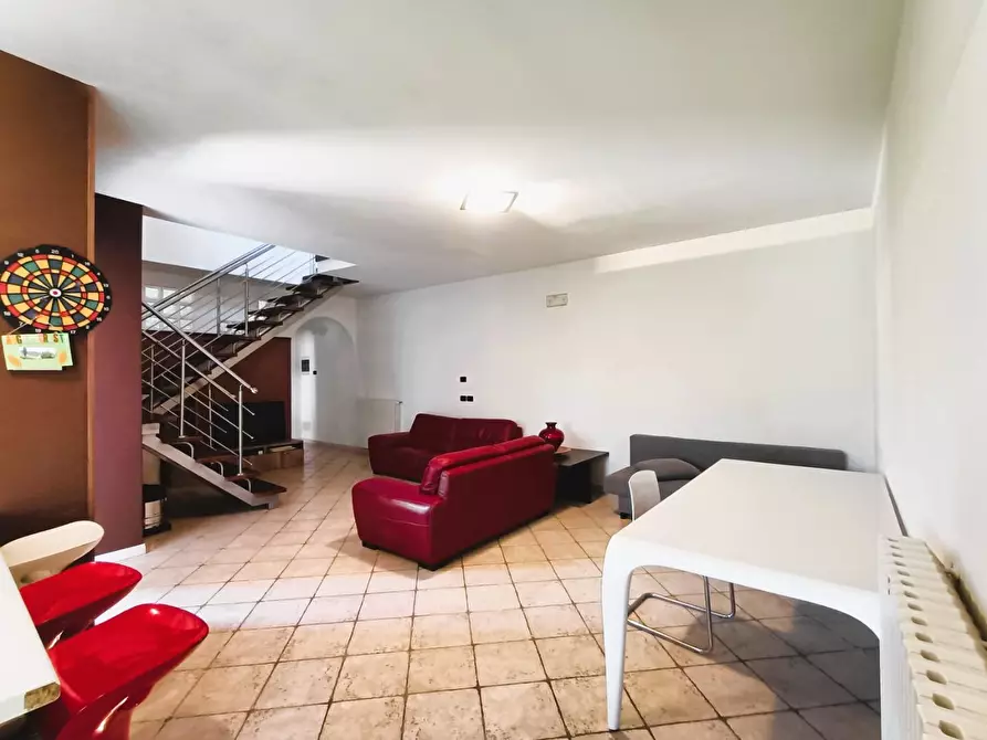 Immagine 15 di Casa bifamiliare in vendita  a Cascina