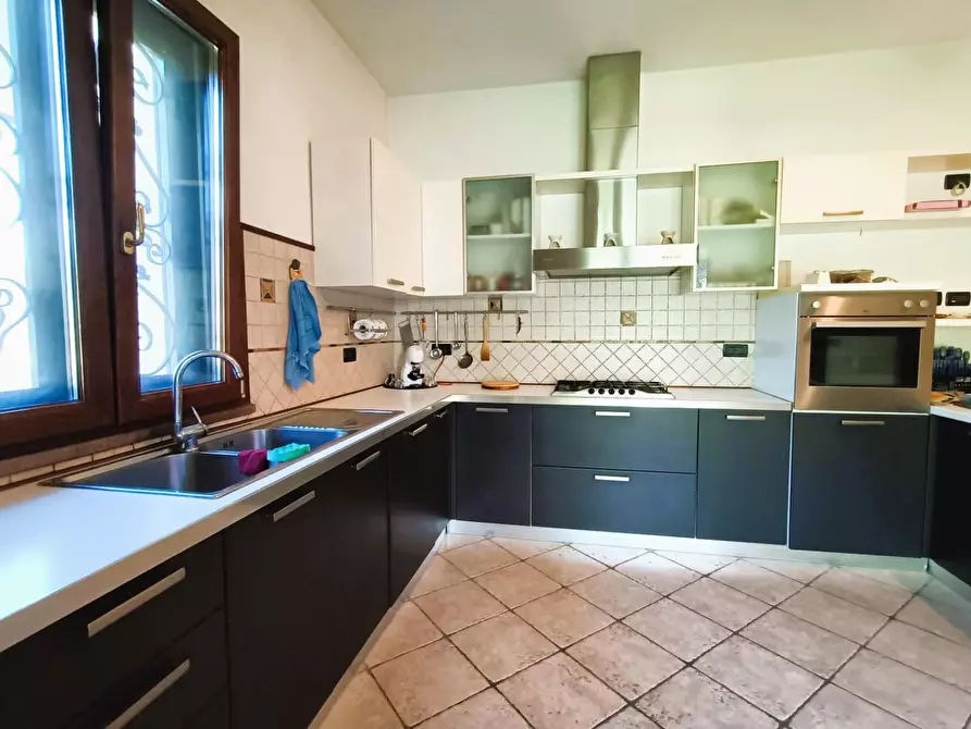 Immagine 13 di Casa bifamiliare in vendita  a Cascina