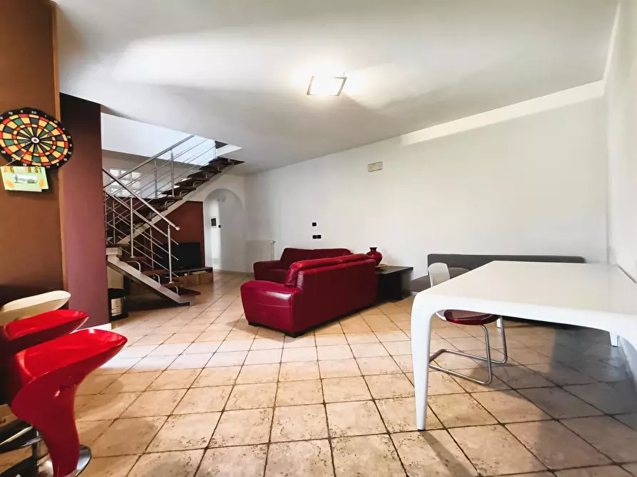 Immagine 12 di Casa bifamiliare in vendita  a Cascina