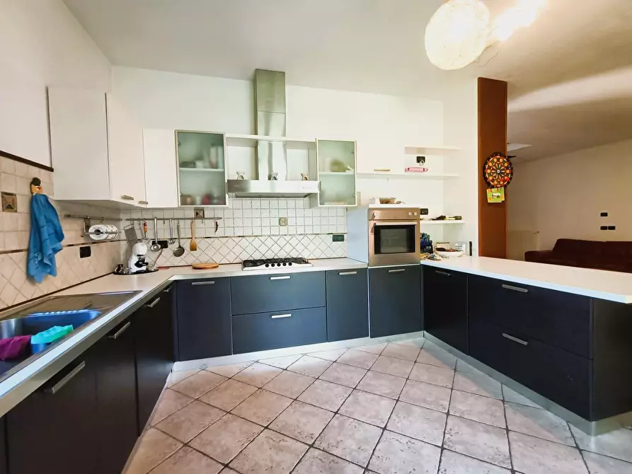 Immagine 14 di Casa bifamiliare in vendita  a Cascina