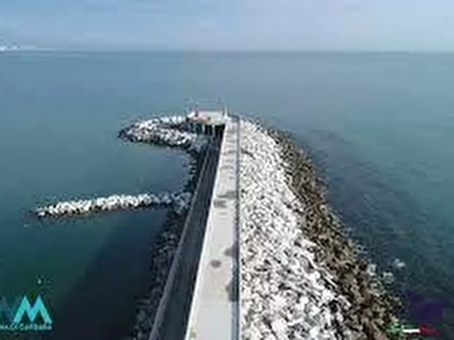 Immagine 23 di Appartamento in vendita  a Carrara