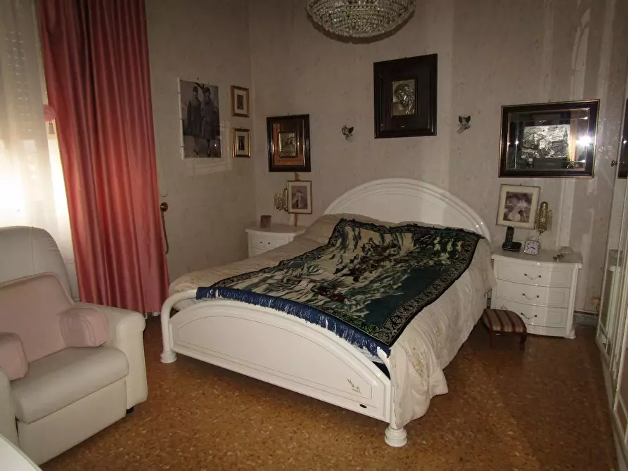 Immagine 4 di Appartamento in vendita  a Carrara