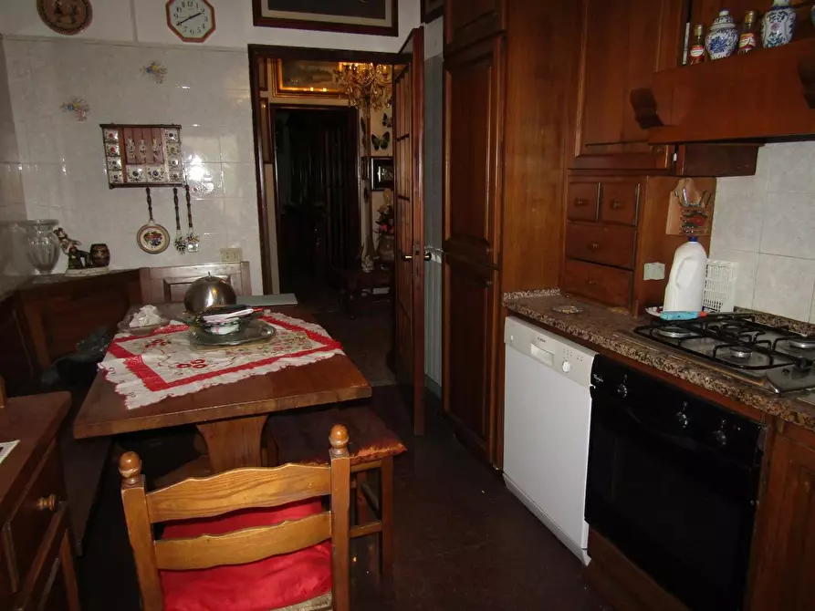 Immagine 2 di Appartamento in vendita  a Carrara